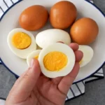 Doctors reveal that eating eggs with this herb causes …